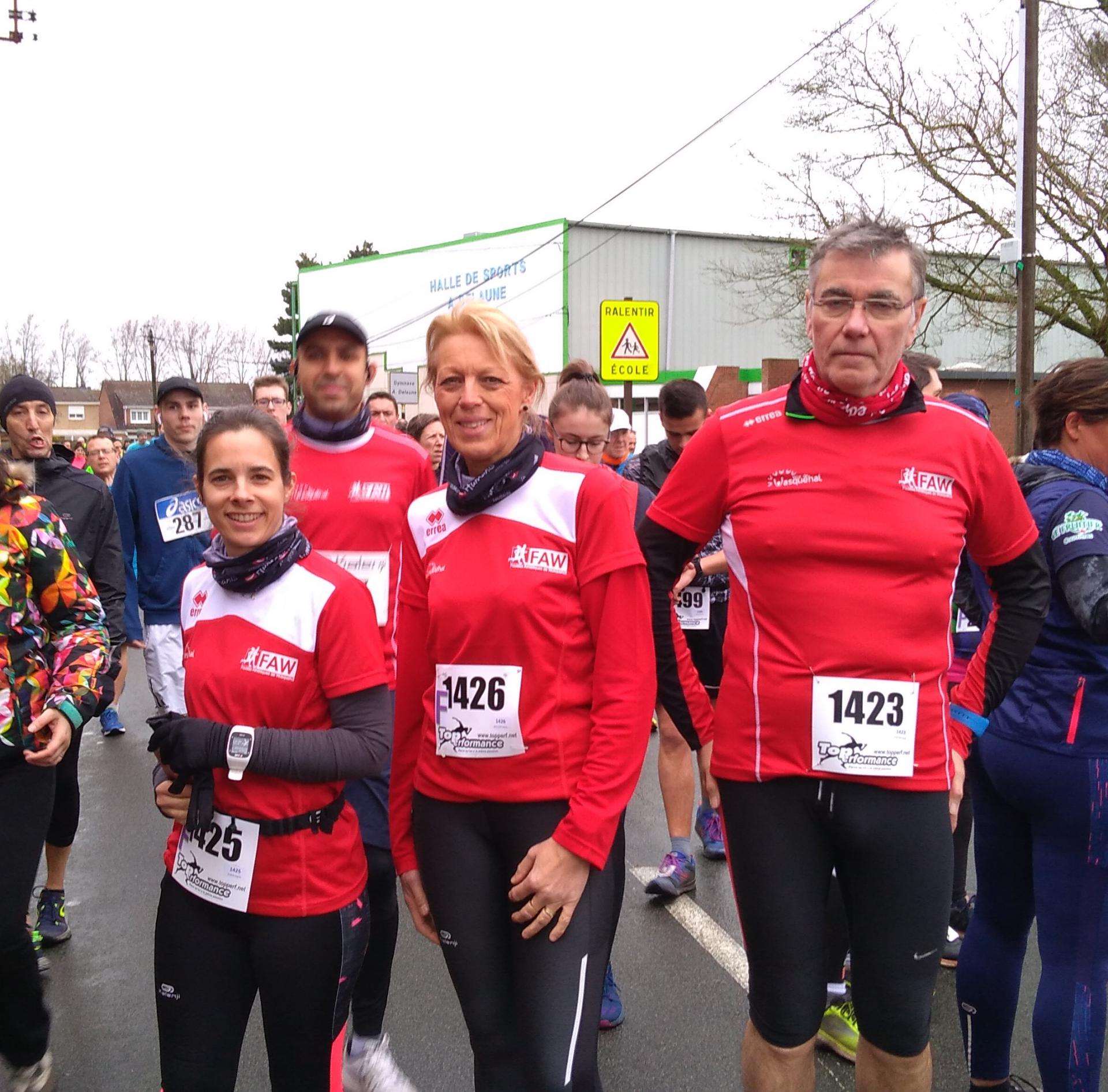 On se dirige vers la ligne de départ du 10 kms